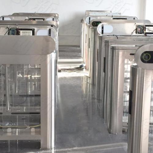思諾科技工地出入口閘機 智慧工地的安全衛士